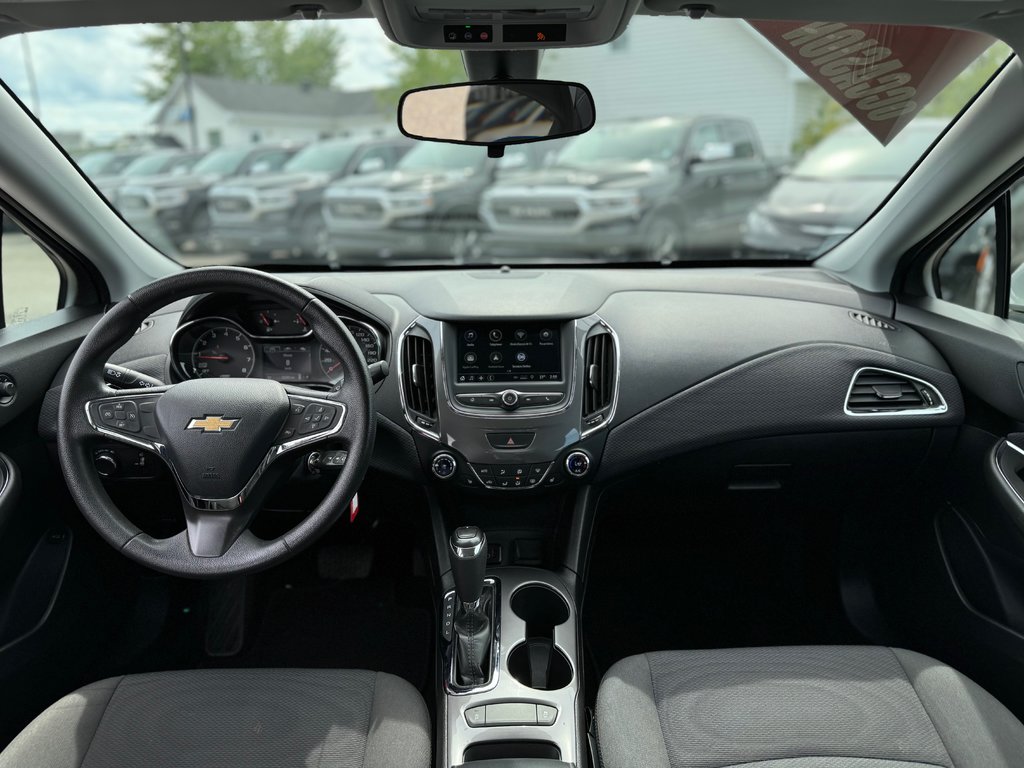 2019  Cruze LT AUTOMATIQUE CLIMATISEUR in Sherbrooke, Quebec - 13 - w1024h768px