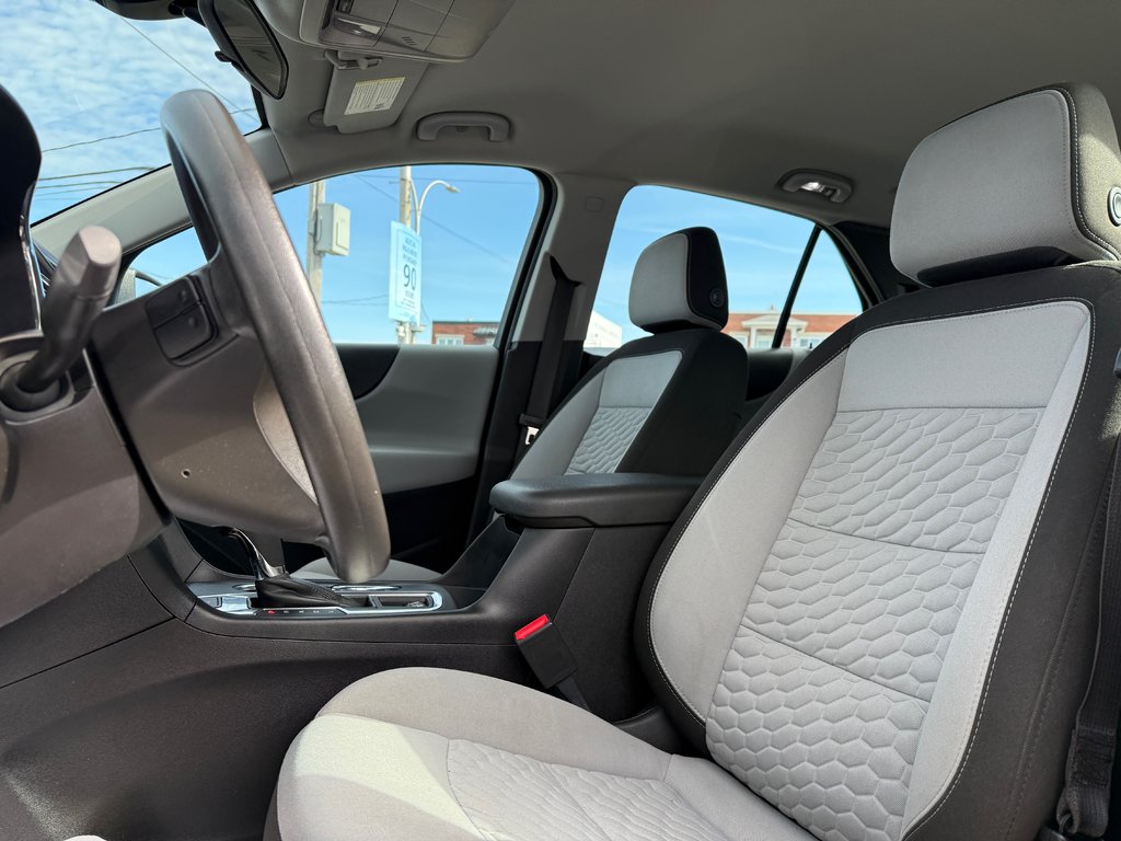2018 Chevrolet Equinox LS in Drummondville, Quebec - 8 - w1024h768px