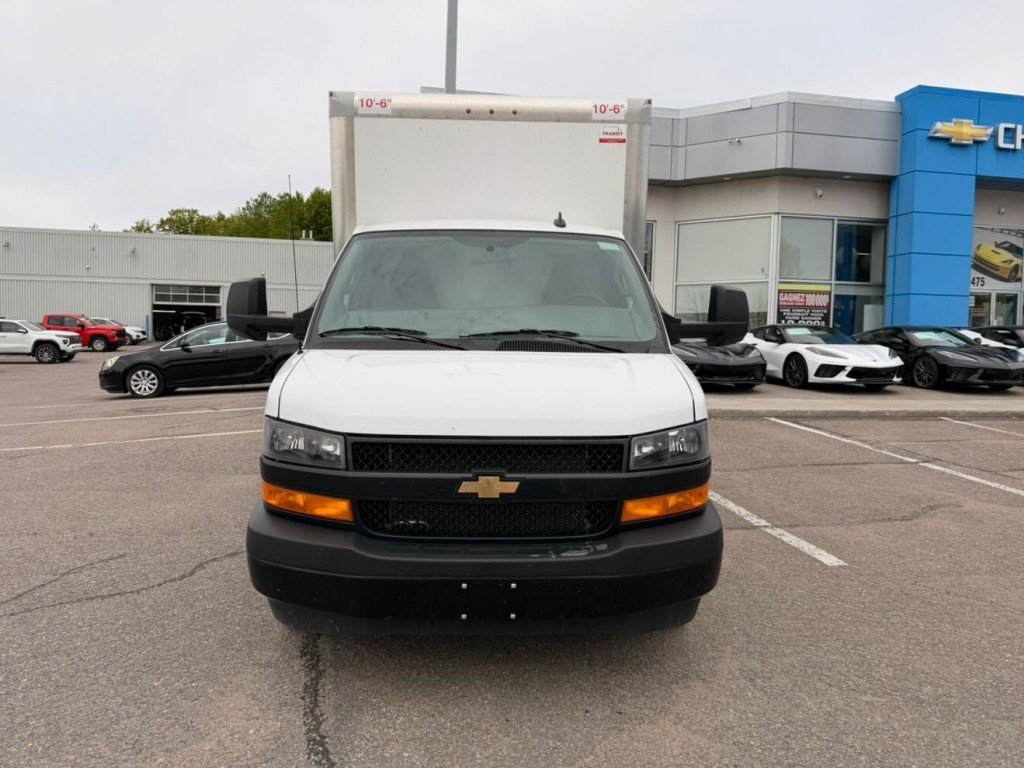 2025 Chevrolet Express Commercial Cutaway 3500 VAN 159 in Quebec, Quebec - 2 - w1024h768px