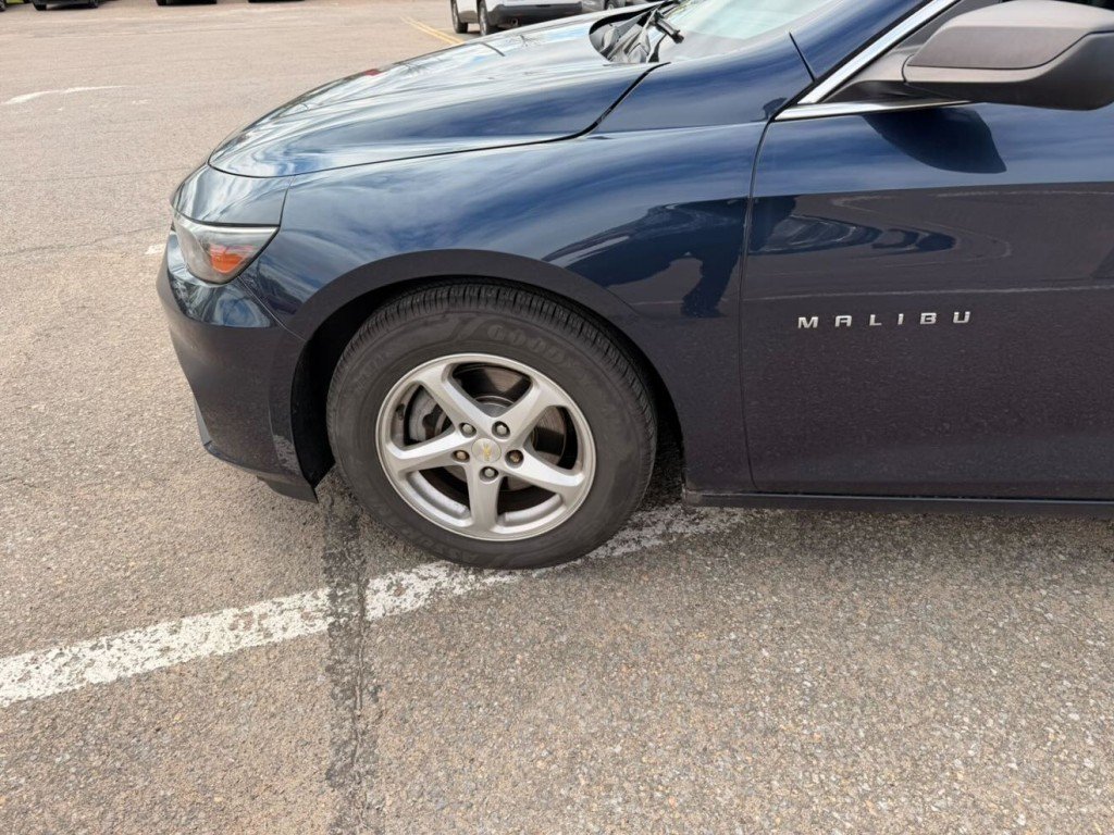 Chevrolet Malibu LS 2016 à Québec, Québec - 9 - w1024h768px