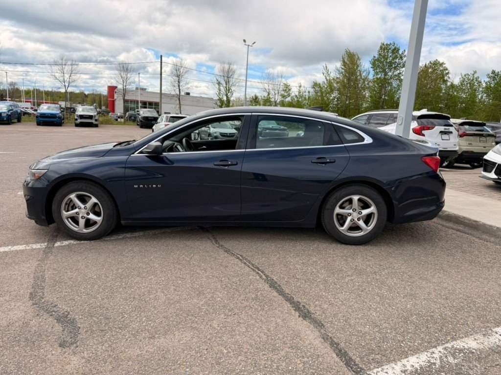 Chevrolet Malibu LS 2016 à Québec, Québec - 8 - w1024h768px