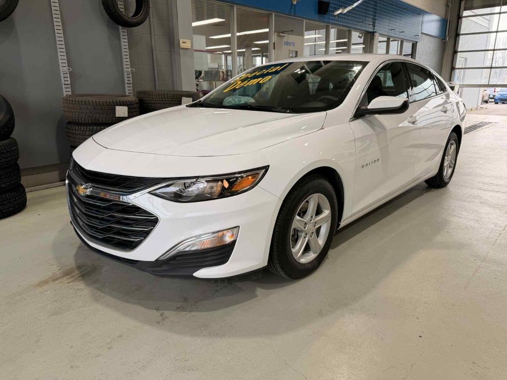 2024 Chevrolet Malibu LS in Quebec, Quebec - 1 - w1024h768px