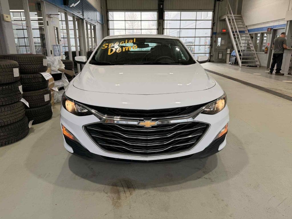 2024 Chevrolet Malibu LS in Quebec, Quebec - 2 - w1024h768px