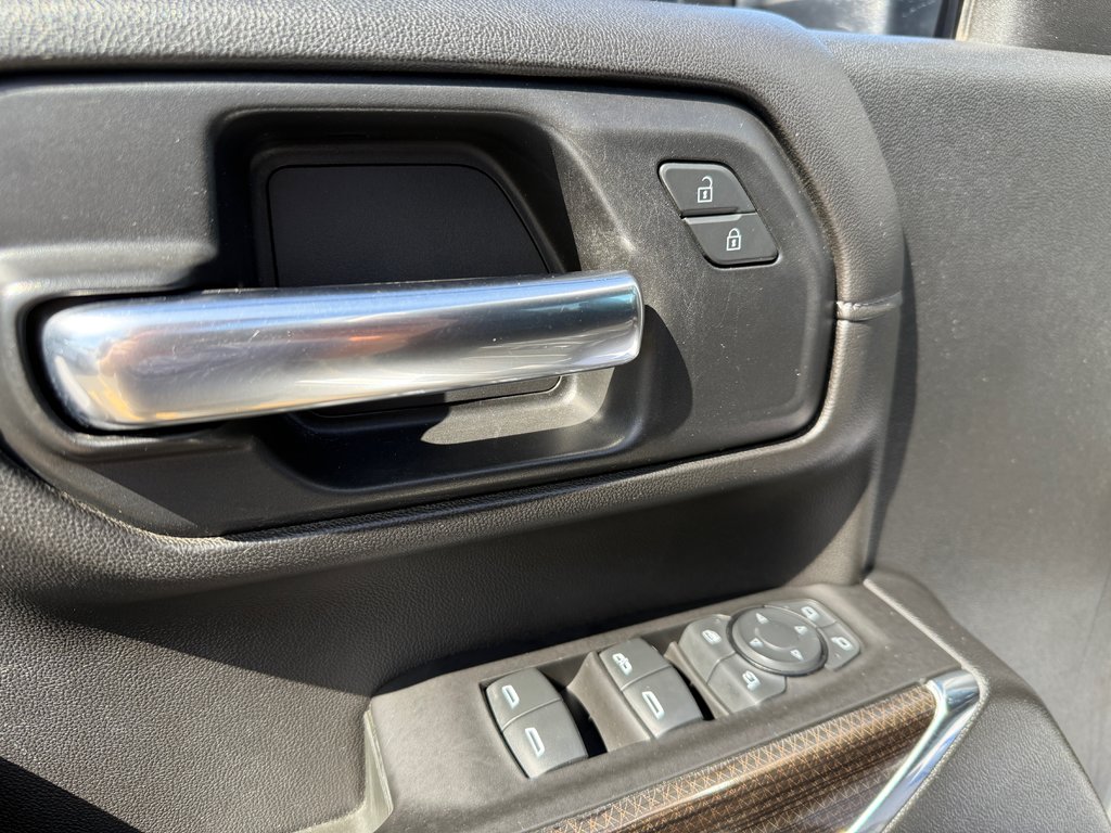 Chevrolet Silverado 2500HD LT 2020 à Drummondville, Québec - 11 - w1024h768px