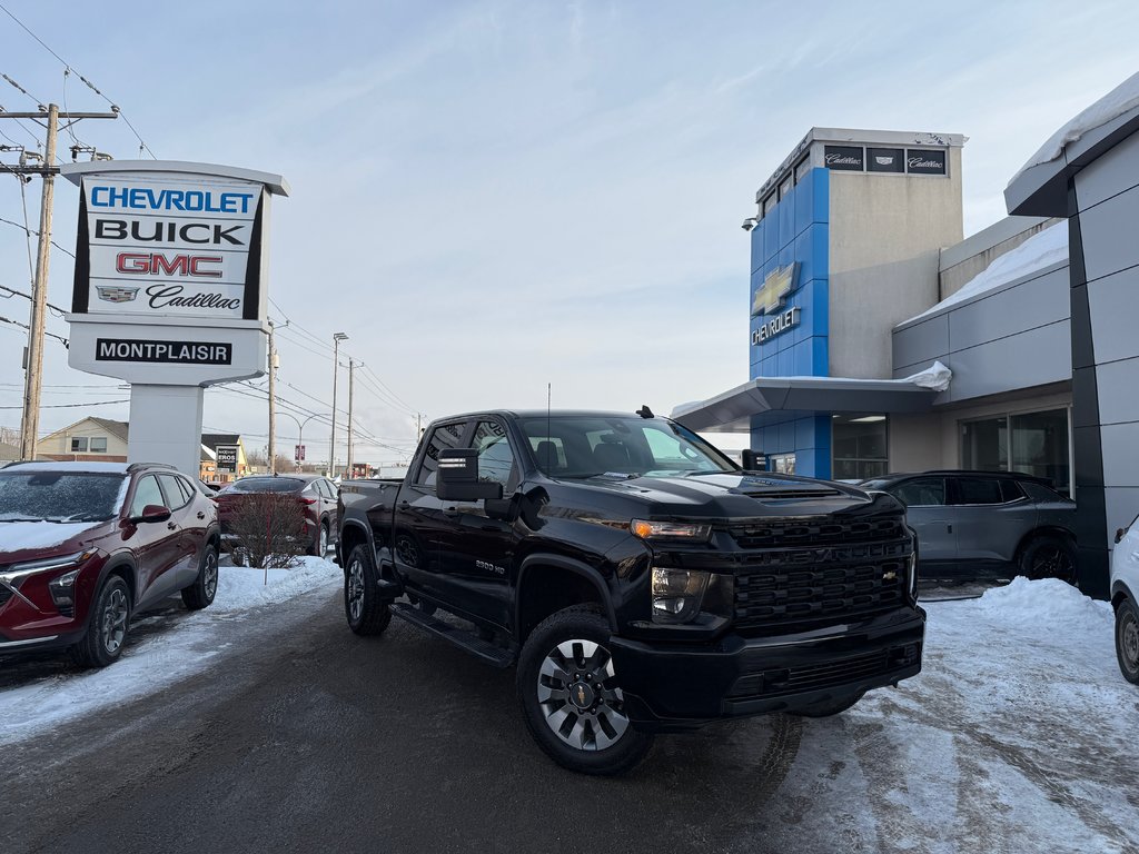 Chevrolet Silverado 2500HD Custom 2022 à Drummondville, Québec - 1 - w1024h768px