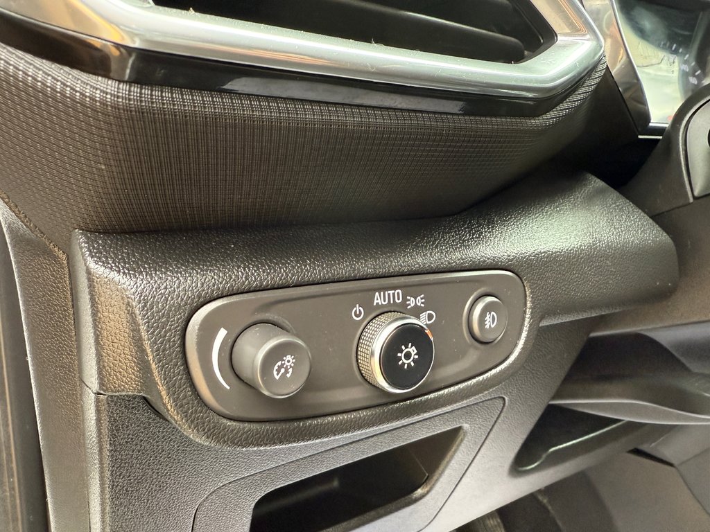 2021 Chevrolet Trailblazer LT in Drummondville, Quebec - 12 - w1024h768px