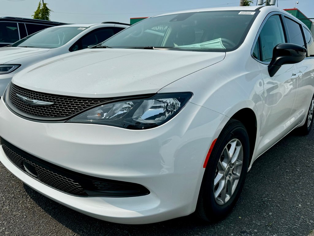 2024  Grand Caravan SXT in Sherbrooke, Quebec - 1 - w1024h768px