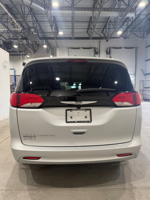 2024 Chrysler Grand Caravan SXT in Saint-Hyacinthe, Quebec - 6 - w1024h768px