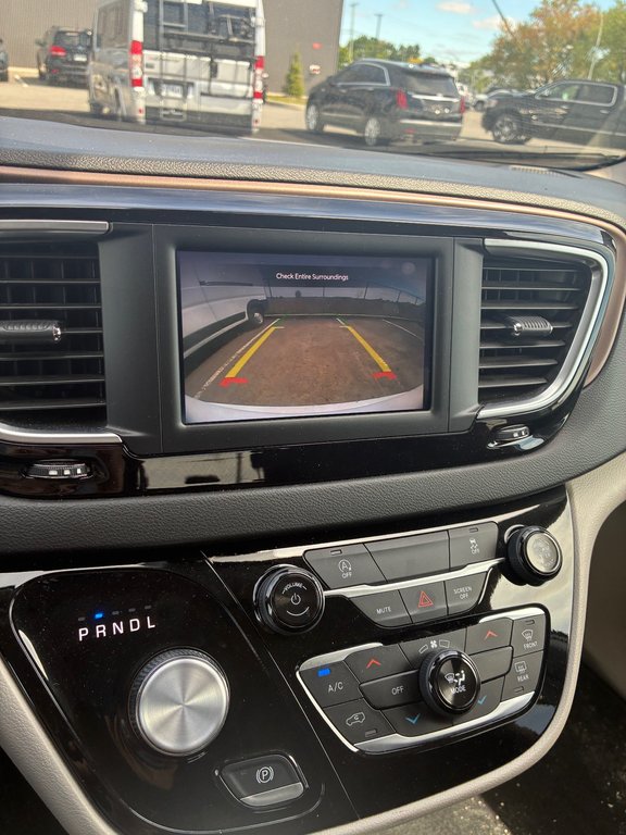 2024 Chrysler Grand Caravan SXT in Saint-Hyacinthe, Quebec - 12 - w1024h768px