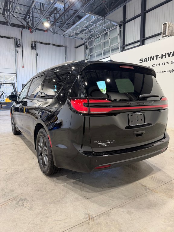 Chrysler Pacifica SELECT 2027 à Saint-Hyacinthe, Québec - 8 - w1024h768px