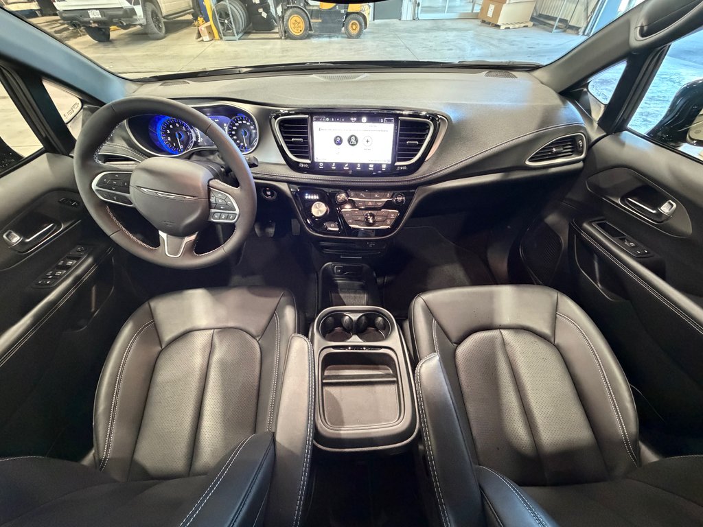 Chrysler Pacifica SELECT 2027 à Saint-Hyacinthe, Québec - 11 - w1024h768px