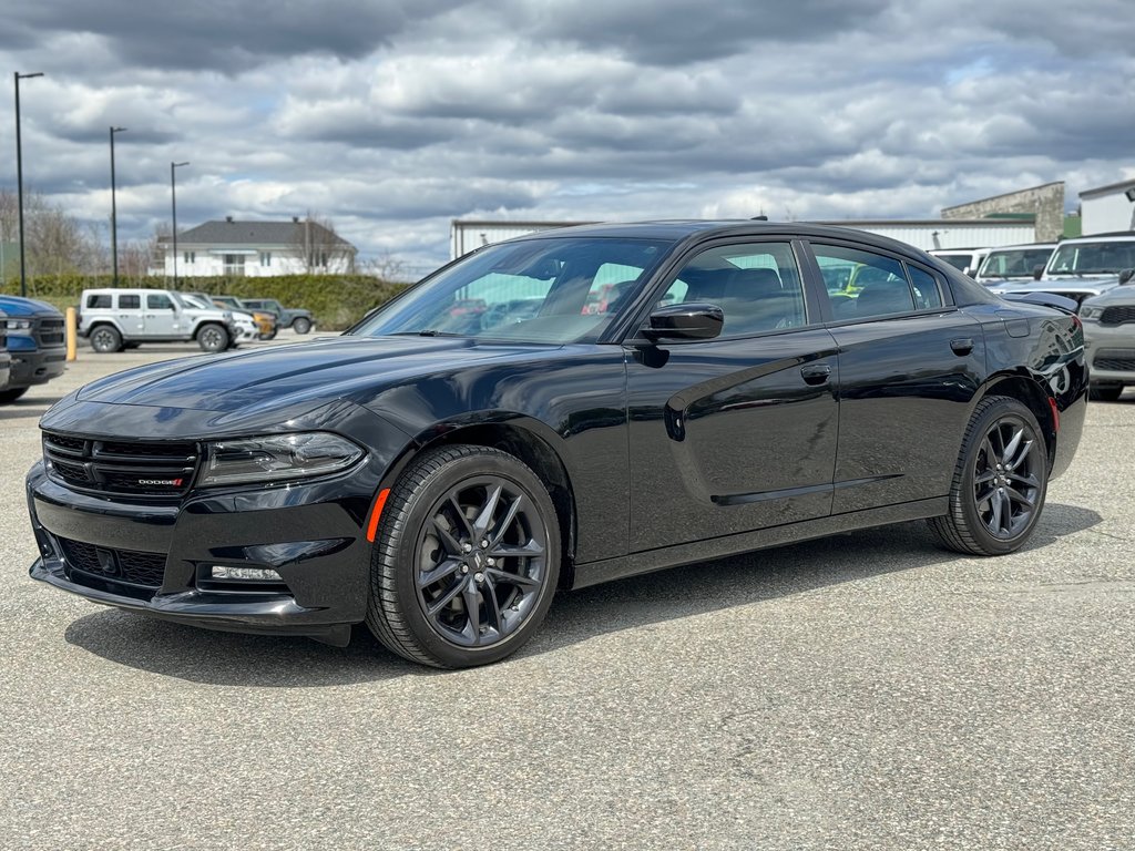 2023  Charger SXT PLUS AWD | TOIT OUVRANT in Sherbrooke, Quebec - 1 - w1024h768px