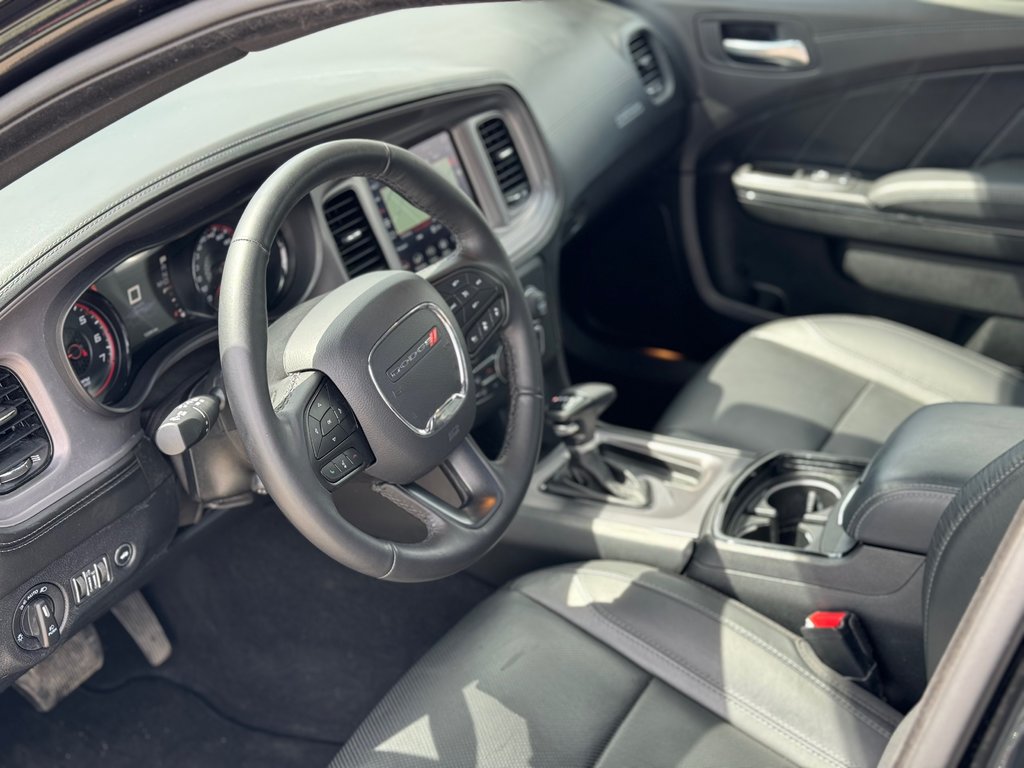 2023  Charger SXT PLUS AWD | TOIT OUVRANT in Sherbrooke, Quebec - 5 - w1024h768px