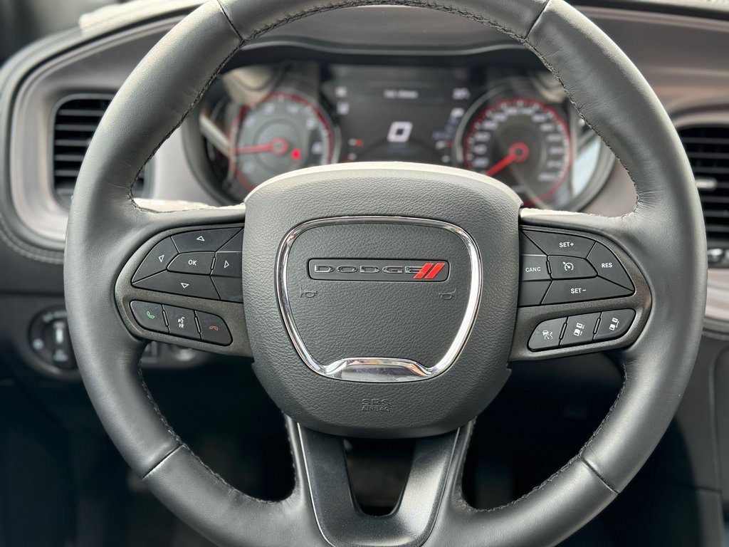 2023  Charger SXT PLUS AWD | TOIT OUVRANT in Sherbrooke, Quebec - 10 - w1024h768px