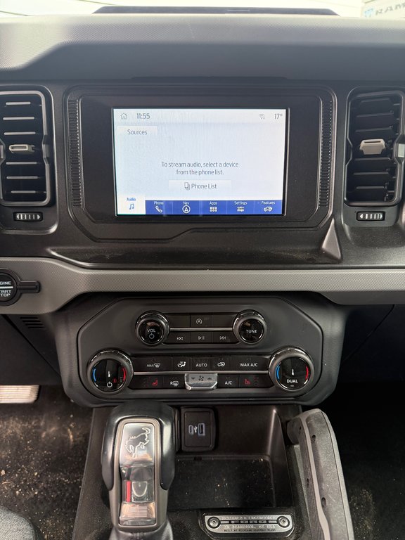 2022 Ford Bronco BIGBEN TOIT-RIGIDE in Saint-Hyacinthe, Quebec - 14 - w1024h768px