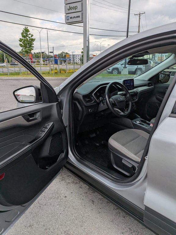 2022 Ford Escape SE AWD SPORT in Saint-Hyacinthe, Quebec - 10 - w1024h768px