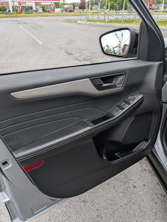 2022 Ford Escape SE AWD SPORT in Saint-Hyacinthe, Quebec - 11 - w1024h768px