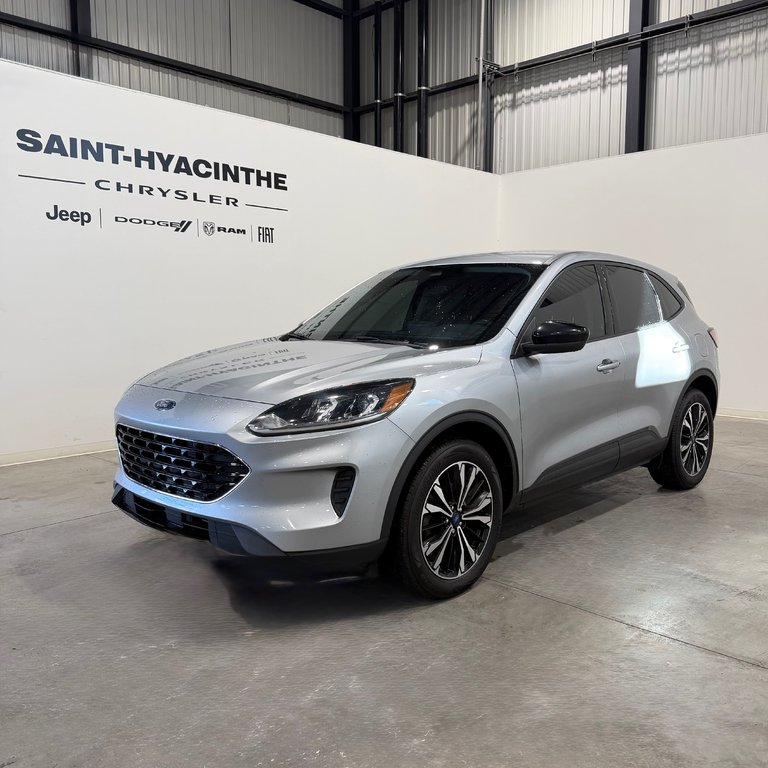 Ford Escape SE AWD SPORT 2022 à Saint-Hyacinthe, Québec - 1 - w1024h768px