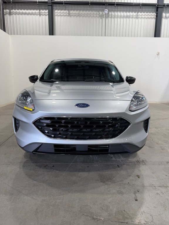 Ford Escape SE AWD SPORT 2022 à Saint-Hyacinthe, Québec - 2 - w1024h768px