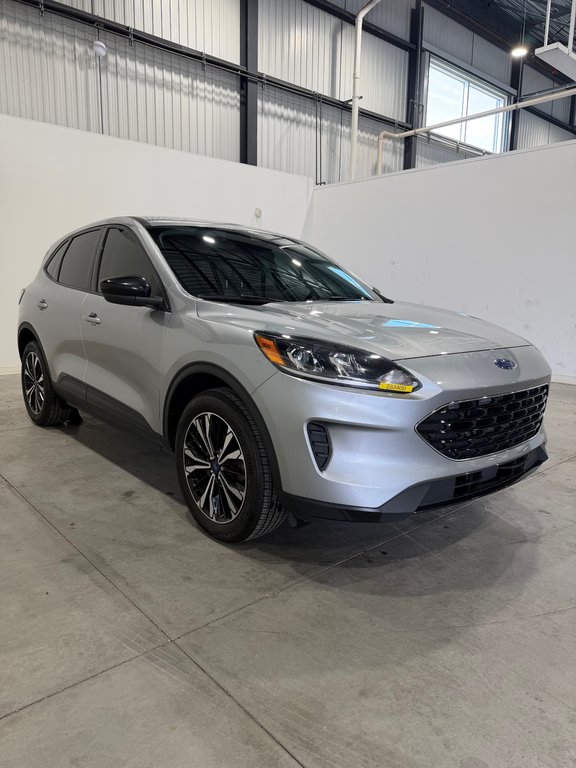 Ford Escape SE AWD SPORT 2022 à Saint-Hyacinthe, Québec - 3 - w1024h768px