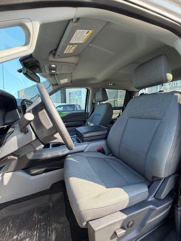 2024 Ford F-150 Lightning XLT in Saint-Hyacinthe, Quebec - 8 - w1024h768px