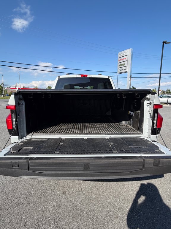 2024 Ford F-150 Lightning XLT in Saint-Hyacinthe, Quebec - 7 - w1024h768px