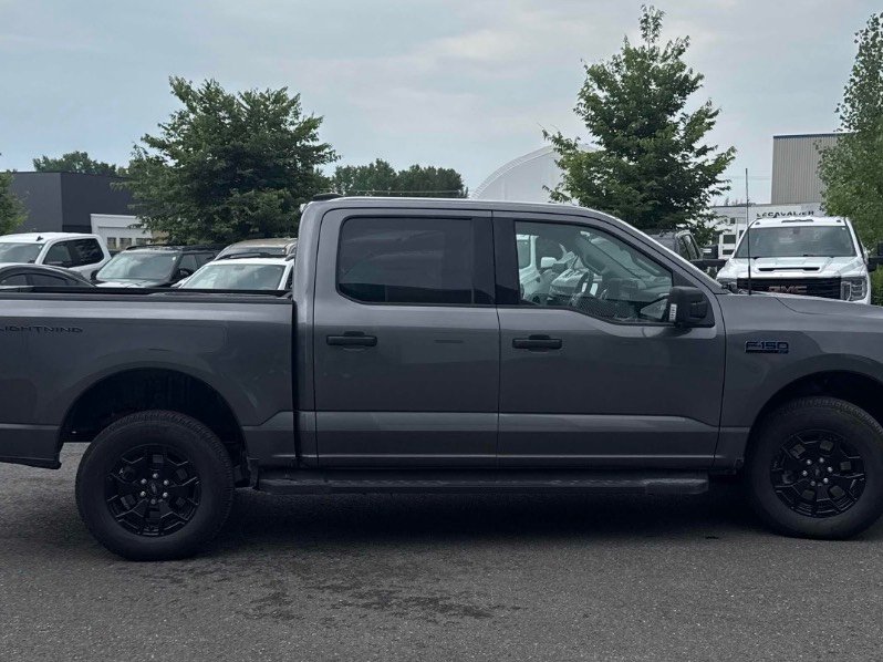 2025 Ford F-150 Lightning XLT SuperCrew 4x4 Navigation in Saint-Hyacinthe, Quebec - 2 - w1024h768px
