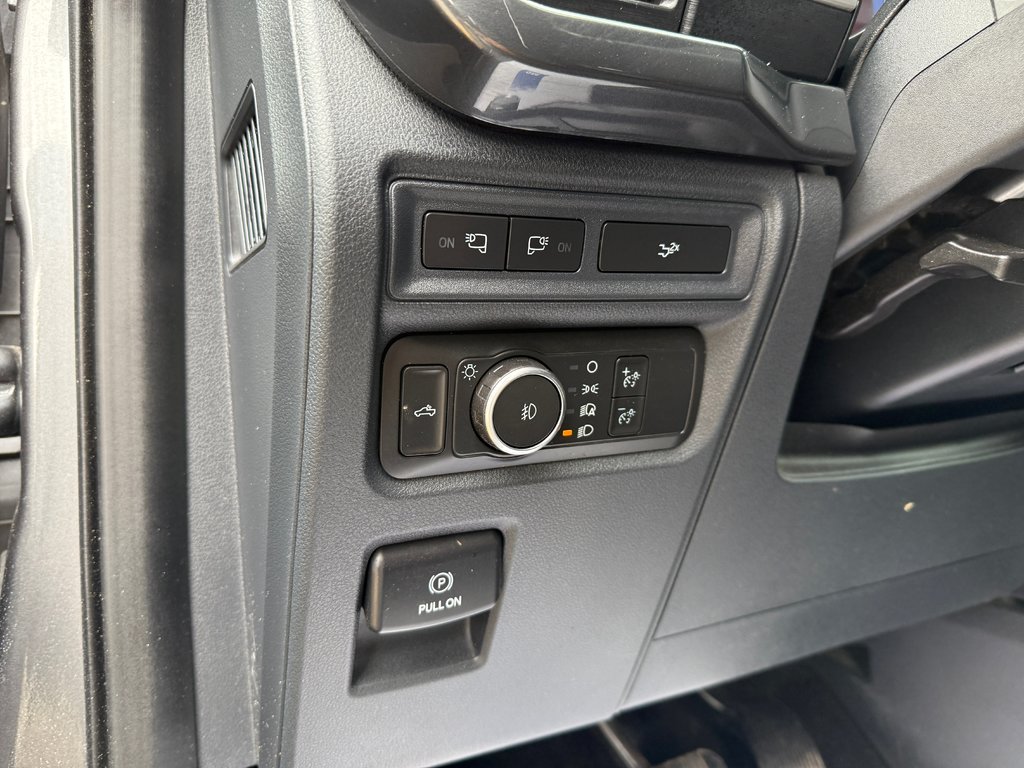 2022 Ford F-150 XLT SPORT in Drummondville, Quebec - 11 - w1024h768px