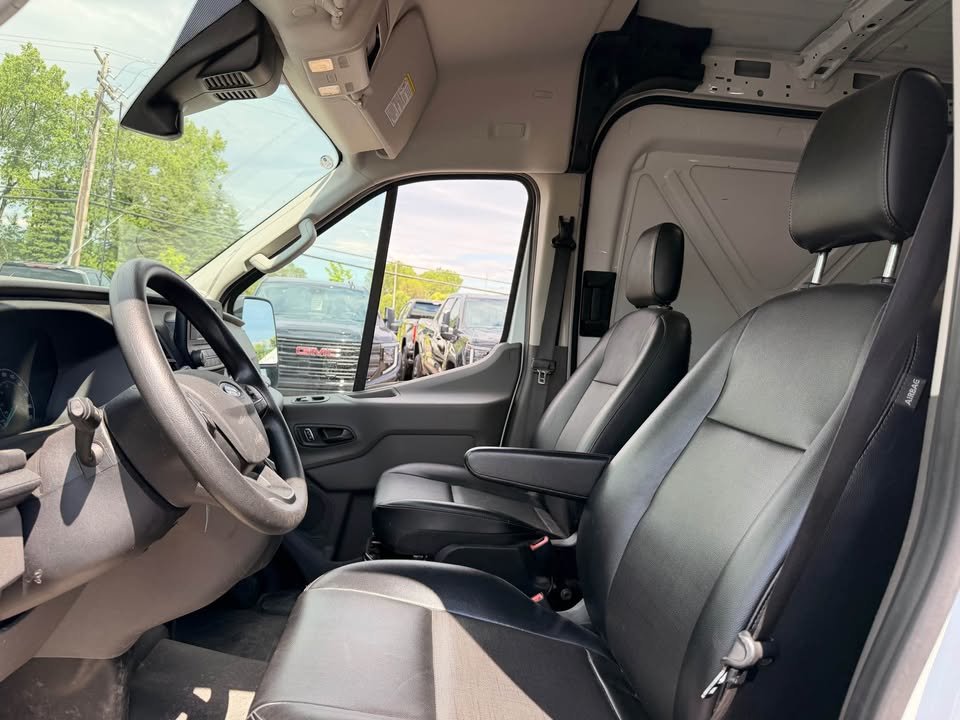 Ford Transit Cargo Van Cargo Van 2024 à Québec, Québec - 10 - w1024h768px