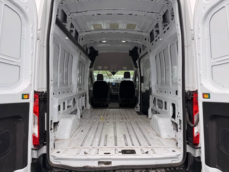 2025 Ford Transit Cargo Van Cargo Van HI ROOF in Quebec, Quebec - 9 - w1024h768px