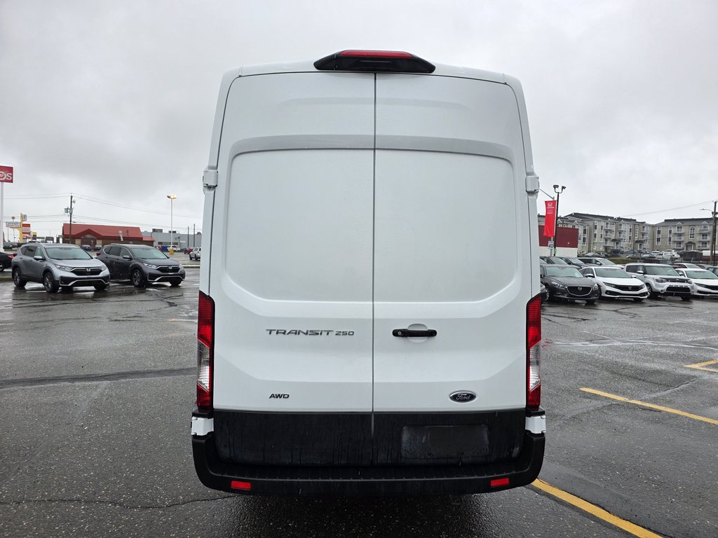 Ford TRANSIT T-250 EL AWD CARGO VAN  2023 à Rivière-du-Loup, Québec - 4 - w1024h768px