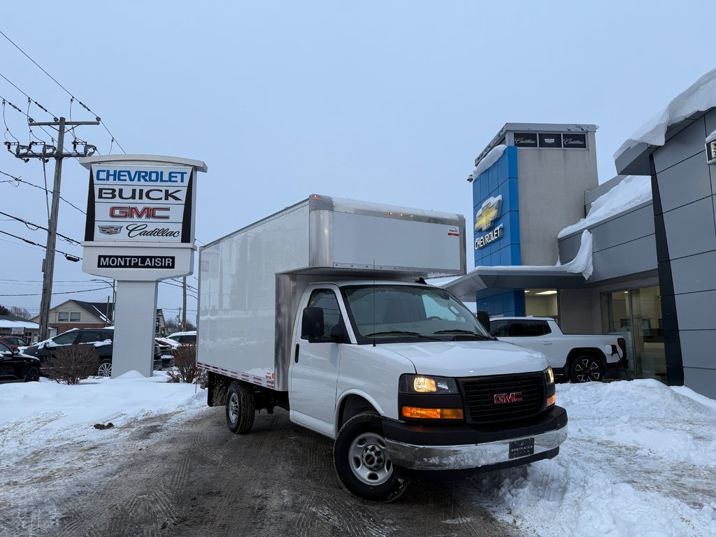 GMC Savana Commercial Cutaway CUTAWAY 2024 à Drummondville, Québec - 1 - w1024h768px