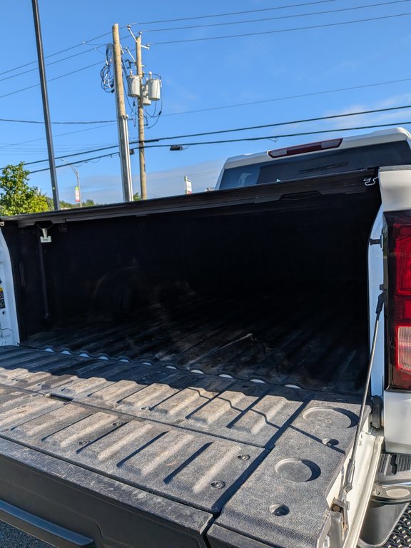 2023 GMC Sierra 1500 SLE in Saint-Hyacinthe, Quebec - 8 - w1024h768px