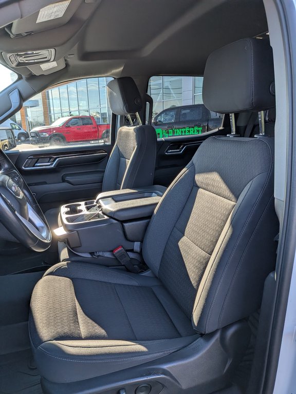 2023 GMC Sierra 1500 SLE in Saint-Hyacinthe, Quebec - 10 - w1024h768px