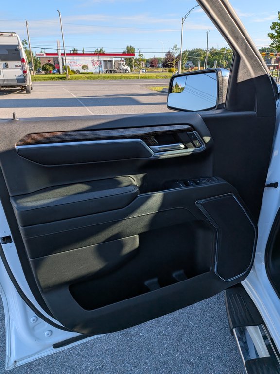 2023 GMC Sierra 1500 SLE in Saint-Hyacinthe, Quebec - 11 - w1024h768px