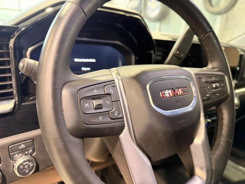 2024 GMC Sierra 1500 Elevation in Quebec, Quebec - 16 - w1024h768px