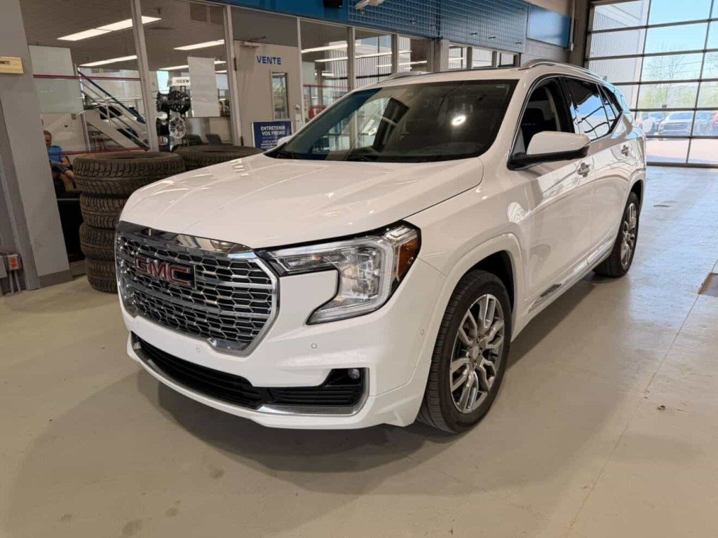 2023 GMC Terrain Denali in Quebec, Quebec - 1 - w1024h768px