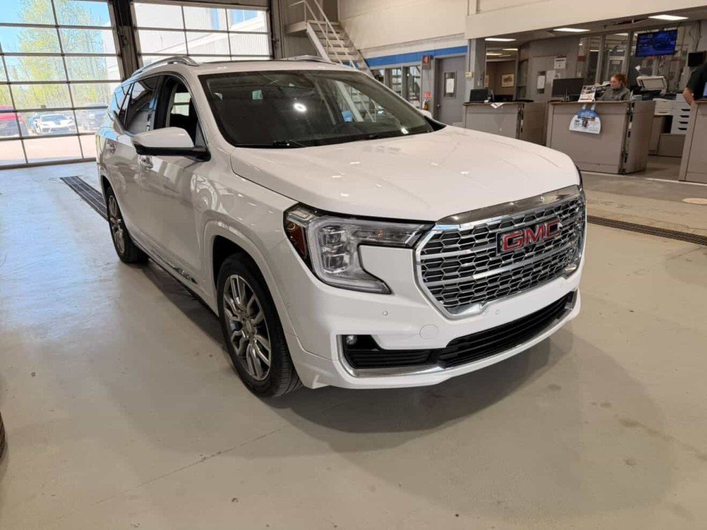 2023 GMC Terrain Denali in Quebec, Quebec - 3 - w1024h768px