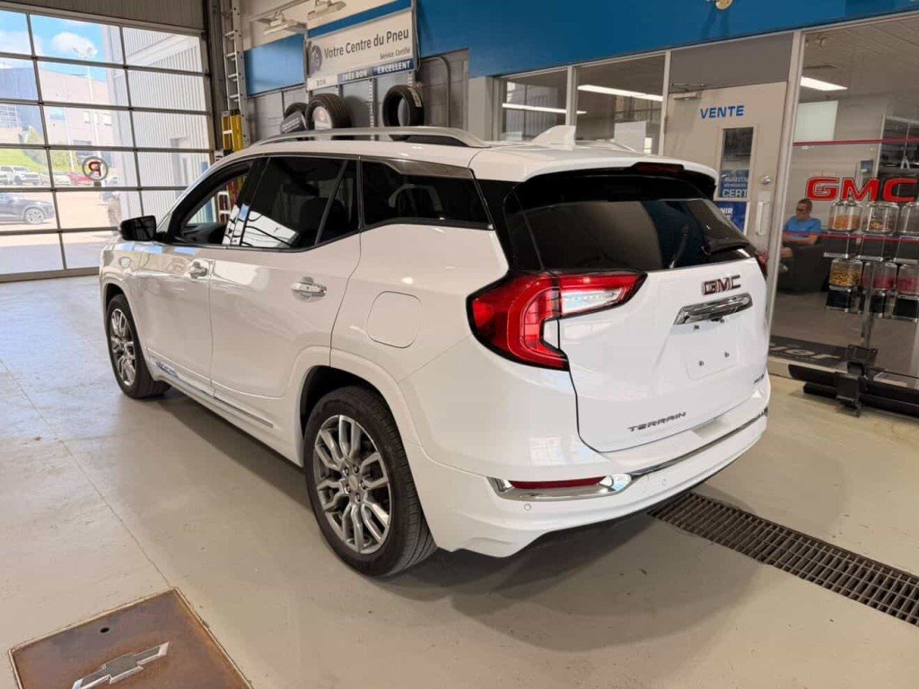 2023 GMC Terrain Denali in Quebec, Quebec - 8 - w1024h768px