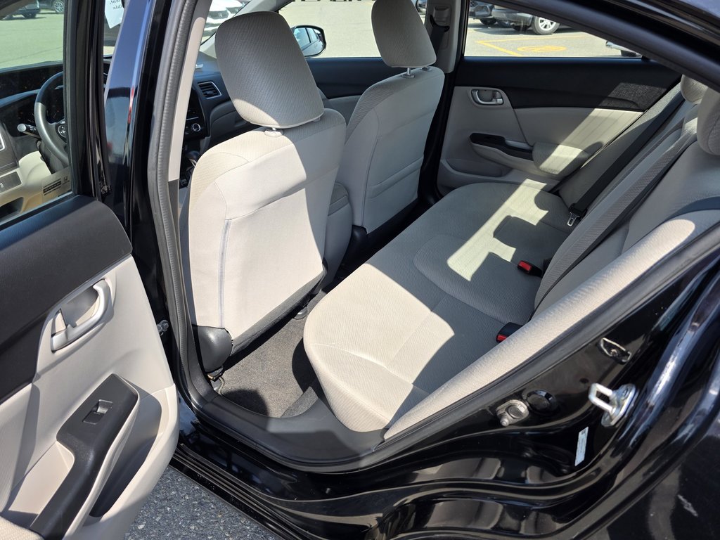 2013 Honda CIVIC LX in Rivière-du-Loup, Quebec - 8 - w1024h768px