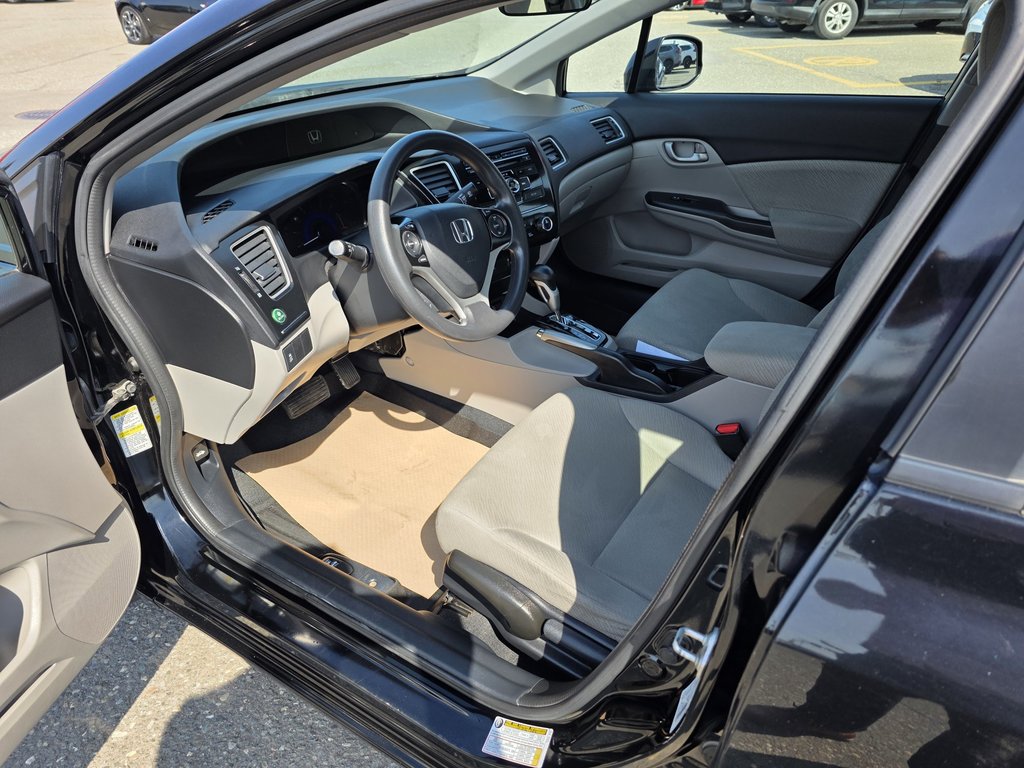 2013 Honda CIVIC LX in Rivière-du-Loup, Quebec - 6 - w1024h768px
