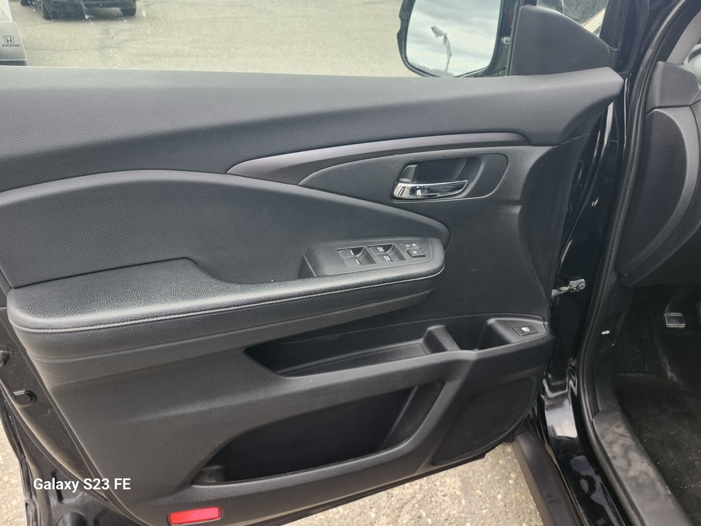 Honda RIDGELINE SPORT AWD  2017 à Rivière-du-Loup, Québec - 13 - w1024h768px