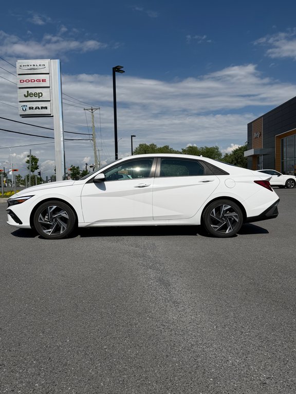 2025 Hyundai Elantra Preferred  Ensemble Tech in Saint-Hyacinthe, Quebec - 3 - w1024h768px