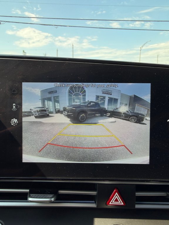2025 Hyundai Elantra Preferred  Ensemble Tech in Saint-Hyacinthe, Quebec - 8 - w1024h768px