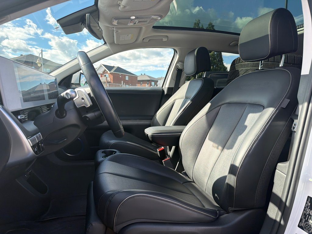 2023 Hyundai IONIQ 5 Preferred w/Ultimate Package in Sherbrooke, Quebec - 14 - w1024h768px