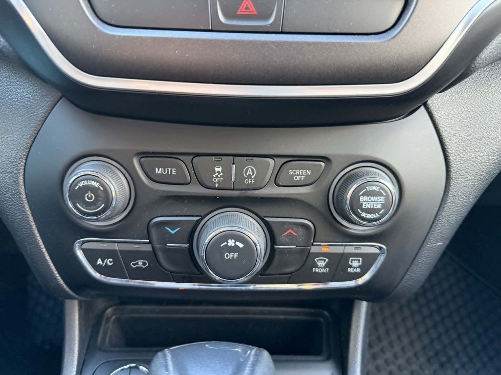 2020 Jeep Cherokee Trailhawk in Quebec, Quebec - 22 - w1024h768px
