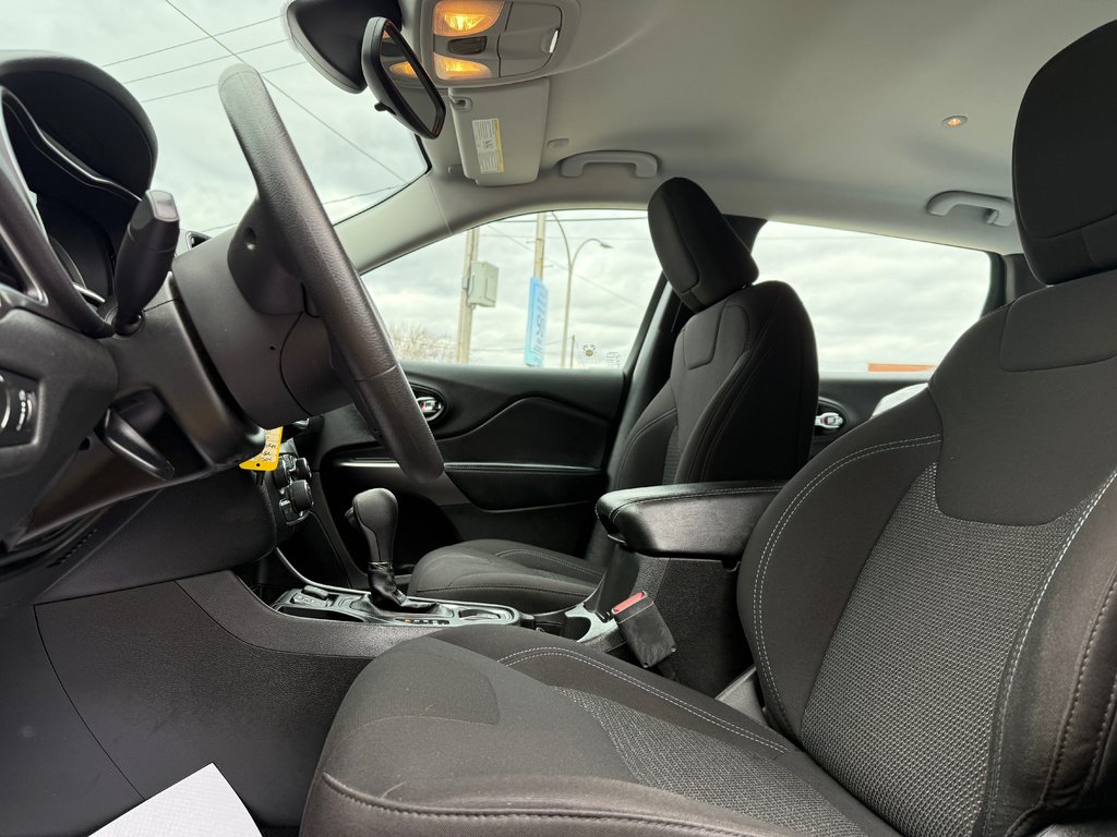 2021 Jeep Cherokee Sport in Drummondville, Quebec - 8 - w1024h768px