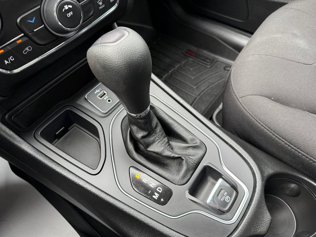 2021 Jeep Cherokee Sport in Drummondville, Quebec - 18 - w1024h768px