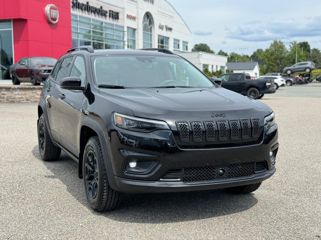 Cherokee X // V6 // TOIT PANORAMIQUE 2022 à Sherbrooke, Québec - 2 - w1024h768px