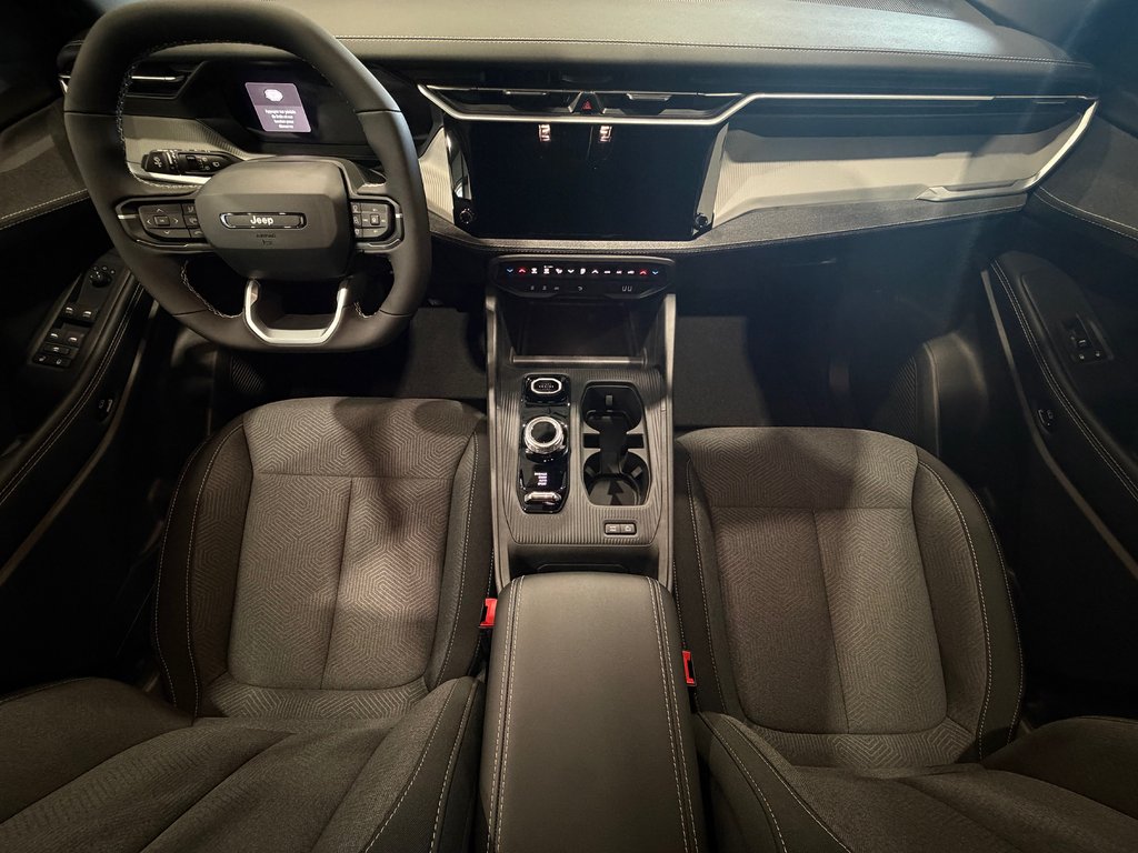 Jeep Cherokee LAREDO 2026 à Saint-Hyacinthe, Québec - 12 - w1024h768px